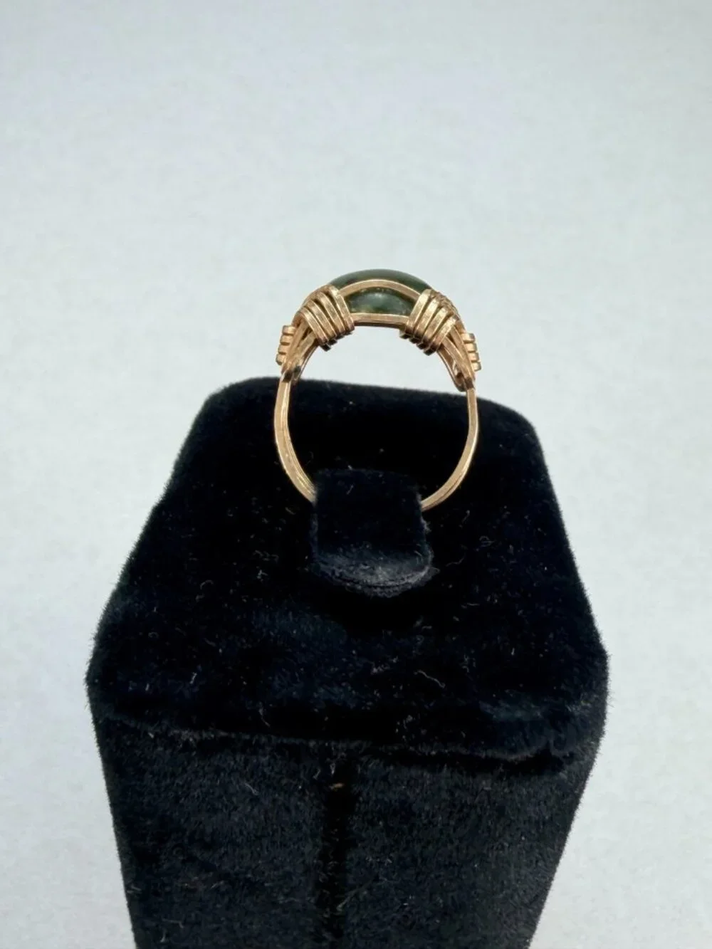 Vintage Rolled Yellow Gold Genuine Green Jade Wire Wrapped Statement Ring Sz 5.7